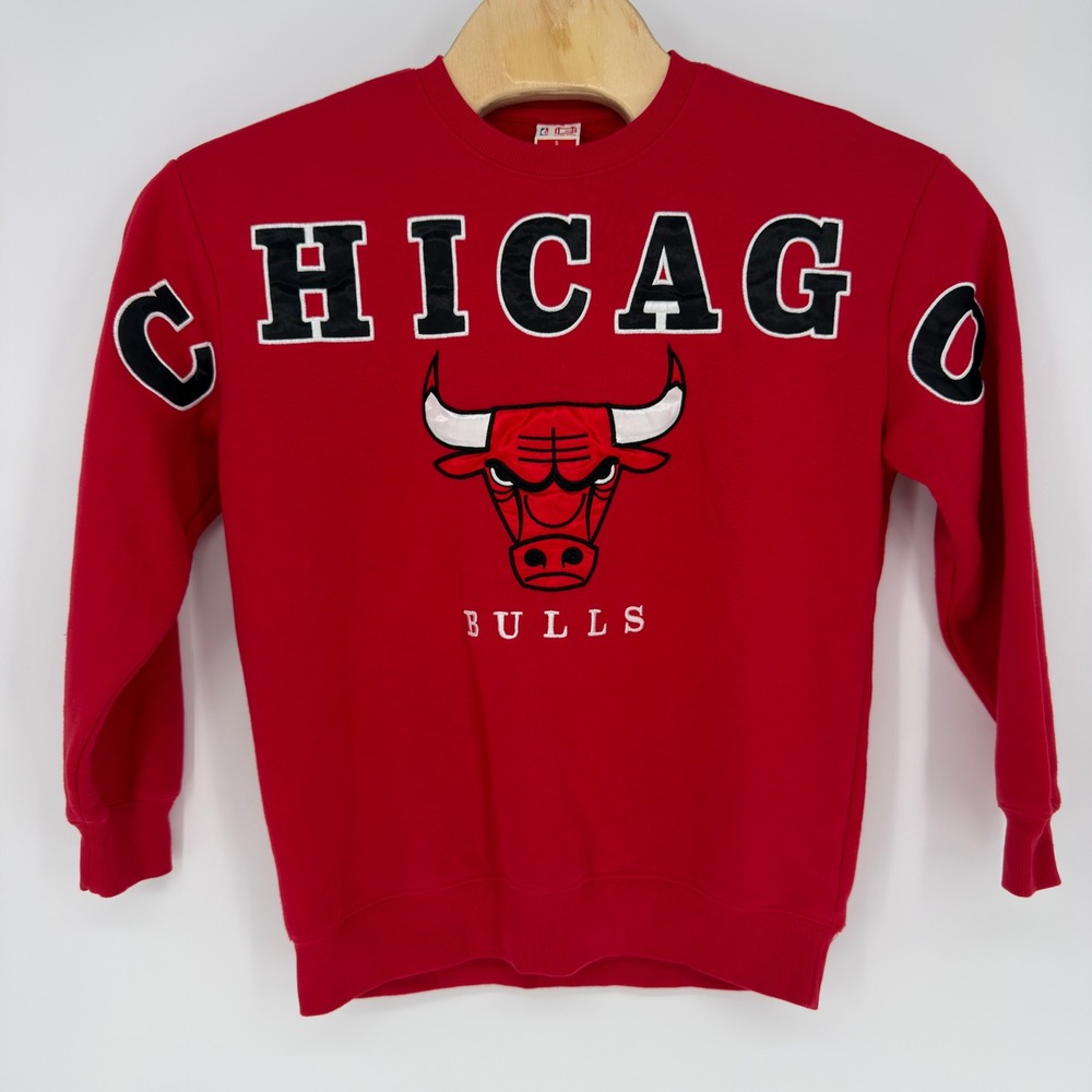 NBA Ultra Game Chicago Bulls Sweatshirt Red Embroidered Fleece Pullover Small